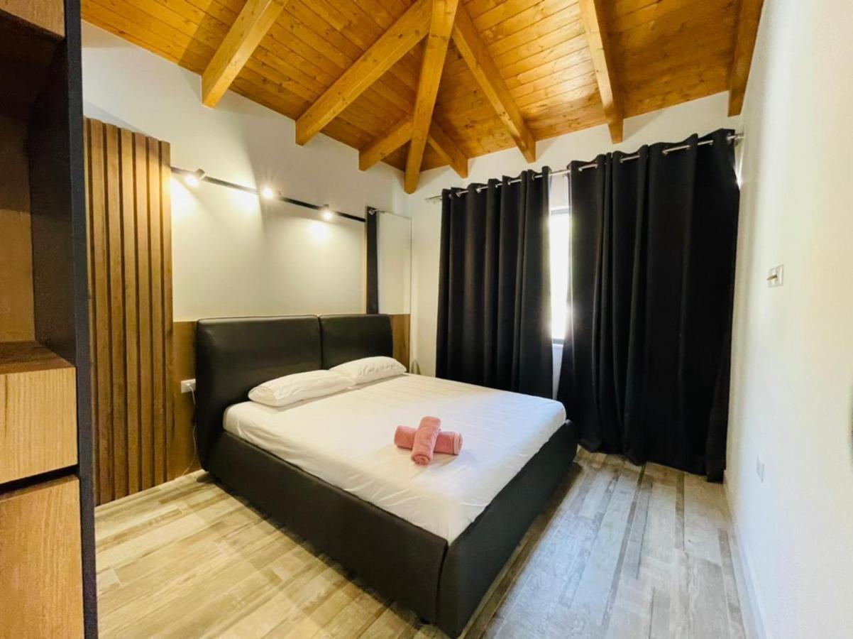 Adriatik Hotel Vlore Exterior photo
